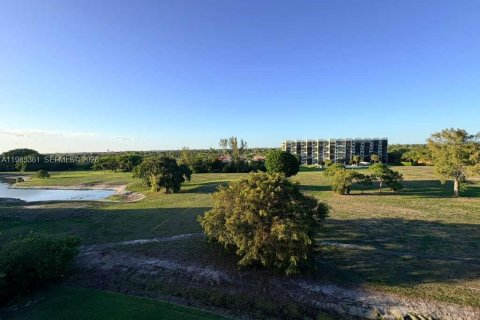 Condo in Lauderhill, Florida, 2 bedrooms  № 2046993 - photo 27