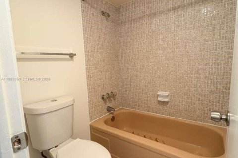 Condo in Lauderhill, Florida, 2 bedrooms  № 2046993 - photo 14