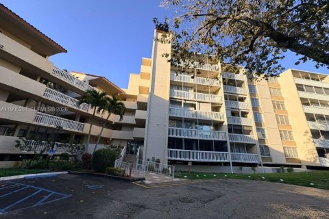 Condo in Lauderhill, Florida, 2 bedrooms  № 2046993 - photo 30