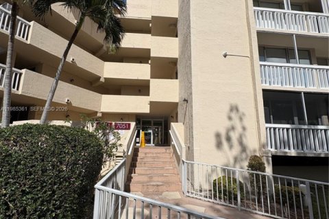 Condo in Lauderhill, Florida, 2 bedrooms  № 2046993