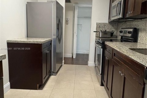 Condo in Lauderhill, Florida, 2 bedrooms  № 2046993 - photo 6