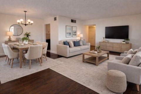Condo in Lauderhill, Florida, 2 bedrooms  № 2046993 - photo 21