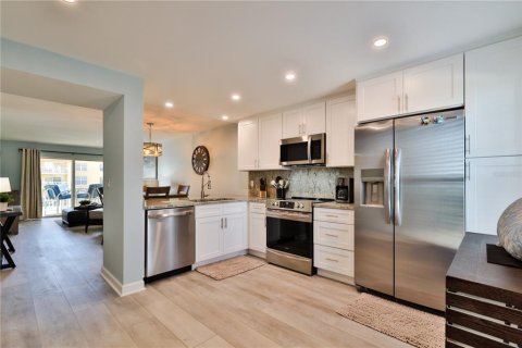 Copropriété à louer à New Smyrna Beach, Floride: 2 chambres, 84.73 m2 № 2214559 - photo 3