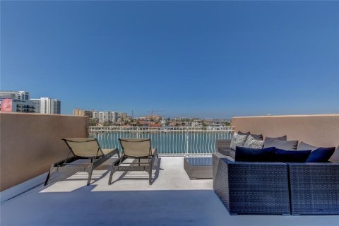 Touwnhouse à louer à Clearwater, Floride: 4 chambres, 310.29 m2 № 1580589 - photo 17