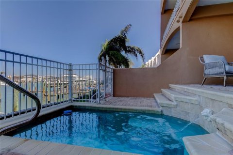 Touwnhouse à louer à Clearwater, Floride: 4 chambres, 310.29 m2 № 1580589 - photo 25