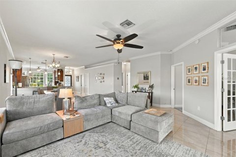 House in Tarpon Springs, Florida 2 bedrooms, 155.43 sq.m. № 2428869 - photo 9