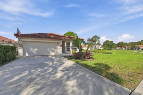 House in Tarpon Springs, Florida 2 bedrooms, 155.43 sq.m. № 2428869 - photo 3