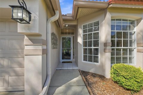 House in Tarpon Springs, Florida 2 bedrooms, 155.43 sq.m. № 2428869 - photo 4
