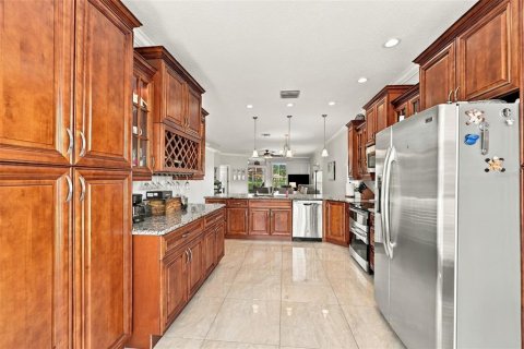 House in Tarpon Springs, Florida 2 bedrooms, 155.43 sq.m. № 2428869 - photo 12