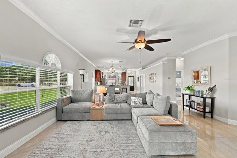 House in Tarpon Springs, Florida 2 bedrooms, 155.43 sq.m. № 2428869 - photo 8
