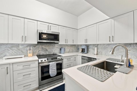Condo in Jupiter, Florida, 2 bedrooms  № 2401364 - photo 14