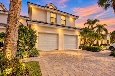 Condo in Jupiter, Florida, 2 bedrooms  № 2401364 - photo 2