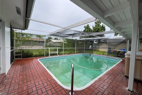 House in Davie, Florida 3 bedrooms, 164.53 sq.m. № 1938947 - photo 3