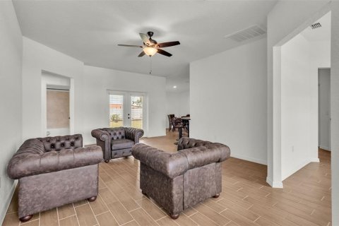 House in Bartow, Florida 4 bedrooms, 174.47 sq.m. № 1856115 - photo 8