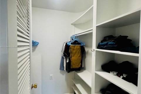 Condominio en alquiler en Hollywood, Florida, 2 dormitorios, 134.71 m2 № 1592291 - foto 17