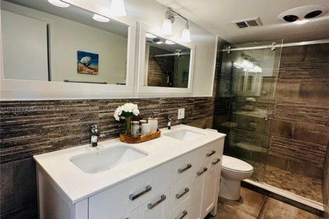 Condominio en alquiler en Hollywood, Florida, 2 dormitorios, 134.71 m2 № 1592291 - foto 12