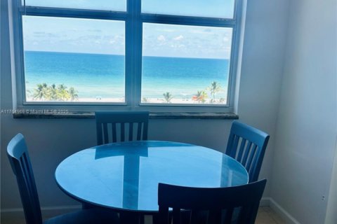 Condominio en alquiler en Hollywood, Florida, 2 dormitorios, 134.71 m2 № 1592291 - foto 7