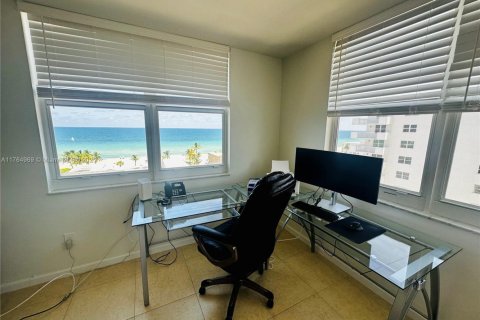 Condominio en alquiler en Hollywood, Florida, 2 dormitorios, 134.71 m2 № 1592291 - foto 9