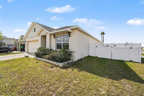 Villa ou maison à vendre à Winter Haven, Floride: 3 chambres, 160.91 m2 № 2347173 - photo 2