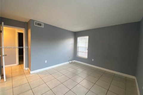 Снять в аренду кондоминиум в Хайалиа, Флорида 2 спальни, 87.14м2, № 2031480 - фото 18