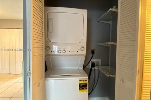 Снять в аренду кондоминиум в Хайалиа, Флорида 2 спальни, 87.14м2, № 2031480 - фото 12