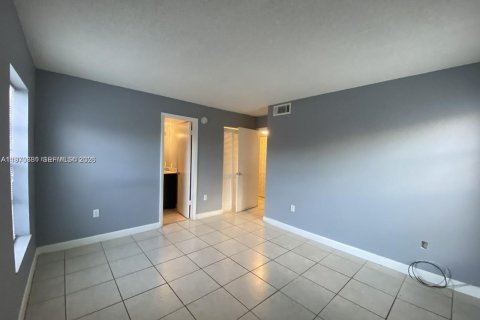 Снять в аренду кондоминиум в Хайалиа, Флорида 2 спальни, 87.14м2, № 2031480 - фото 19