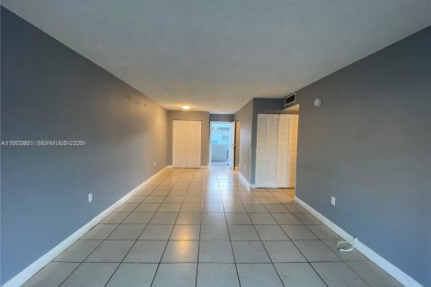 Снять в аренду кондоминиум в Хайалиа, Флорида 2 спальни, 87.14м2, № 2031480 - фото 8