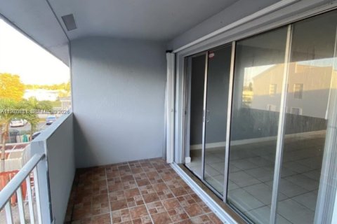 Снять в аренду кондоминиум в Хайалиа, Флорида 2 спальни, 87.14м2, № 2031480 - фото 24