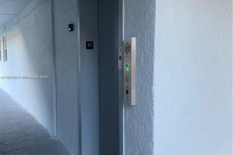 Снять в аренду кондоминиум в Хайалиа, Флорида 2 спальни, 87.14м2, № 2031480 - фото 3