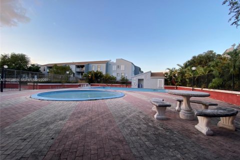 Снять в аренду кондоминиум в Хайалиа, Флорида 2 спальни, 87.14м2, № 2031480 - фото 28