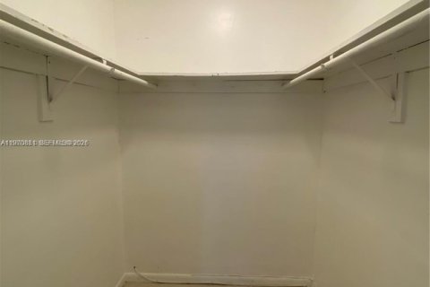 Снять в аренду кондоминиум в Хайалиа, Флорида 2 спальни, 87.14м2, № 2031480 - фото 21