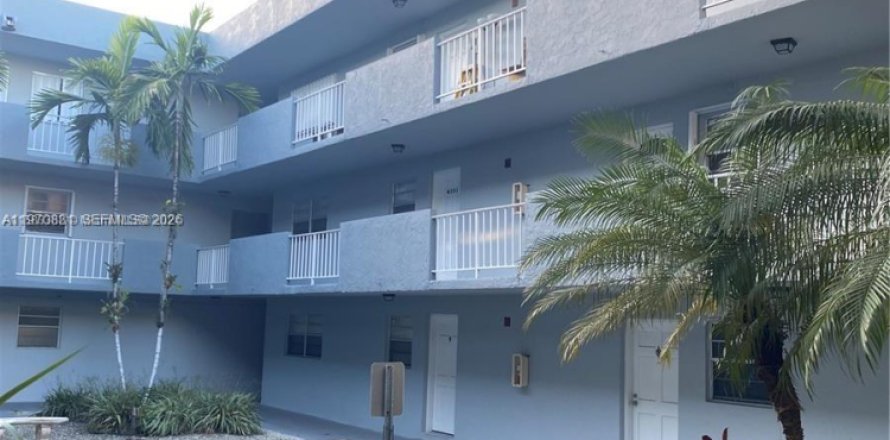 Кондоминиум с 2 спальнями в Хайалиа, Флорида № 2031480