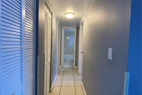 Снять в аренду кондоминиум в Хайалиа, Флорида 2 спальни, 87.14м2, № 2031480 - фото 11