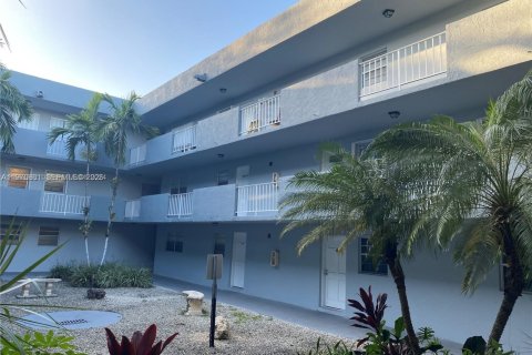 Снять в аренду кондоминиум в Хайалиа, Флорида 2 спальни, 87.14м2, № 2031480 - фото 2