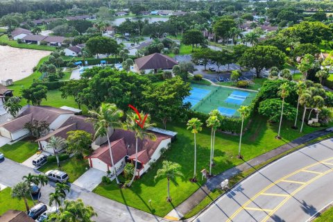 House in Boynton Beach, Florida 4 bedrooms, 131.83 sq.m. № 2082103