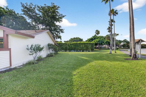 House in Boynton Beach, Florida 4 bedrooms, 131.83 sq.m. № 2082103 - photo 22