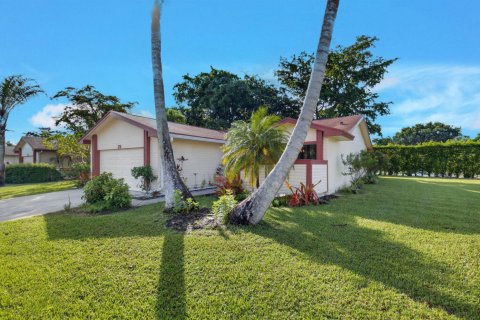 House in Boynton Beach, Florida 4 bedrooms, 131.83 sq.m. № 2082103 - photo 2