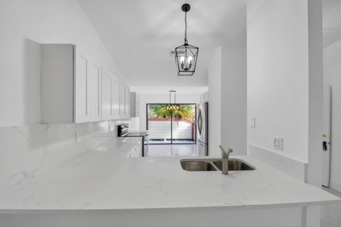 House in Boynton Beach, Florida 4 bedrooms, 131.83 sq.m. № 2082103 - photo 10