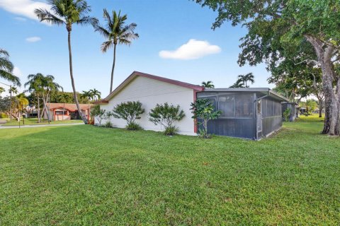 House in Boynton Beach, Florida 4 bedrooms, 131.83 sq.m. № 2082103 - photo 23