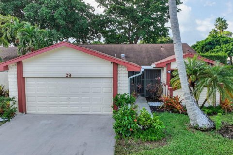 House in Boynton Beach, Florida 4 bedrooms, 131.83 sq.m. № 2082103 - photo 3