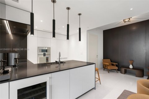 Снять в аренду кондоминиум в Майами, Флорида 2 спальни, 133.5м2, № 2145841 - фото 18