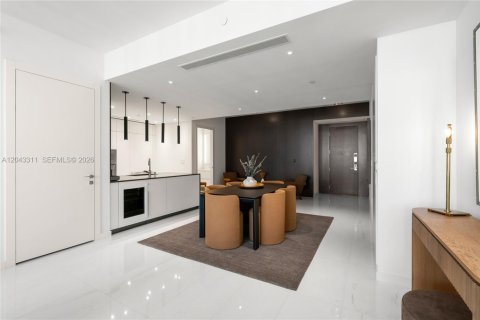 Снять в аренду кондоминиум в Майами, Флорида 2 спальни, 133.5м2, № 2145841 - фото 12