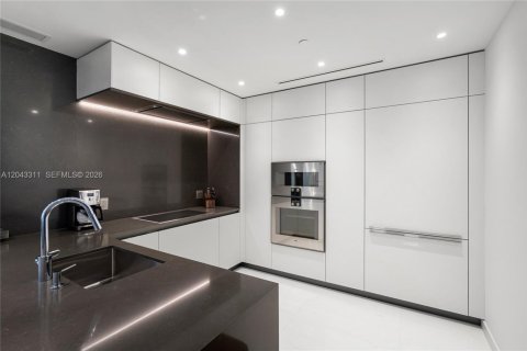 Снять в аренду кондоминиум в Майами, Флорида 2 спальни, 133.5м2, № 2145841 - фото 16