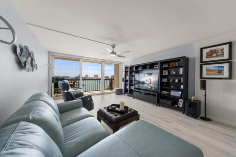 Condo in Clearwater, Florida, 2 bedrooms  № 2419616 - photo 7