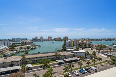 Condo in Clearwater, Florida, 2 bedrooms  № 2419616 - photo 5