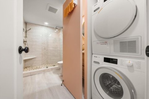 Condo in Clearwater, Florida, 2 bedrooms  № 2419616 - photo 22
