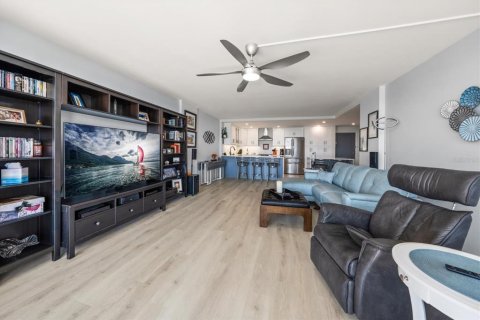 Condo in Clearwater, Florida, 2 bedrooms  № 2419616 - photo 6