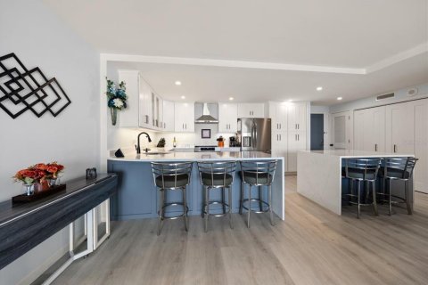 Condo in Clearwater, Florida, 2 bedrooms  № 2419616 - photo 10