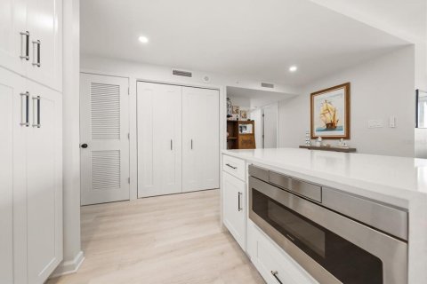 Condo in Clearwater, Florida, 2 bedrooms  № 2419616 - photo 14