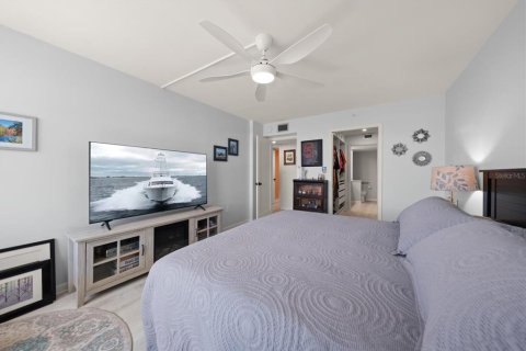 Condo in Clearwater, Florida, 2 bedrooms  № 2419616 - photo 21